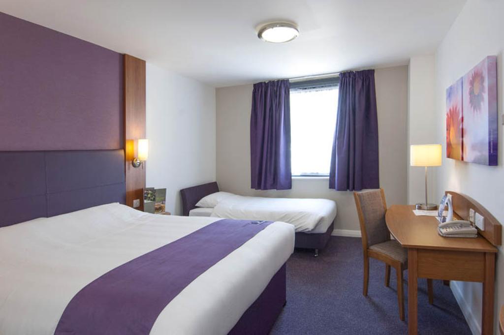 Premier Inn Swindon Central Zimmer foto