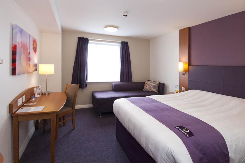 Premier Inn Swindon Central Zimmer foto