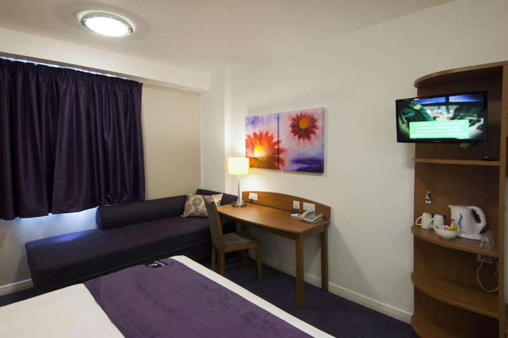 Premier Inn Swindon Central Zimmer foto