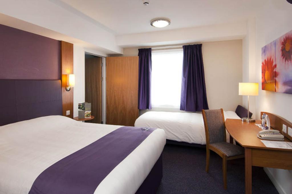 Premier Inn Swindon Central Zimmer foto