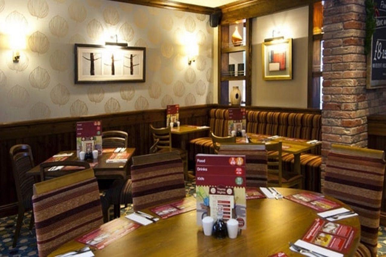 Premier Inn Swindon Central Exterior foto